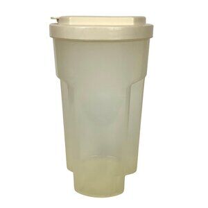 Rubbermaid Servin Saver 2 Qt 1.8 L Bottle Leak Proof Clear Container Almond Lid